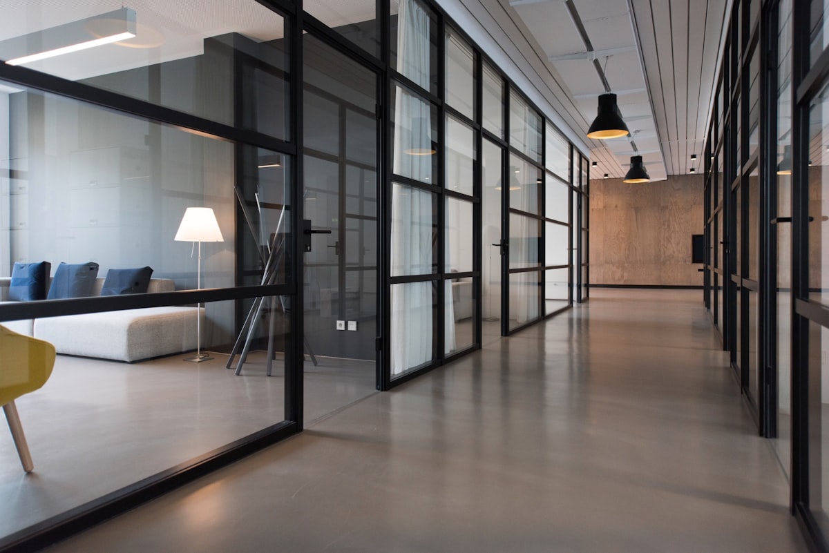 Gebäudereinigung Salzburg - Hochhaus Büroetage makellos